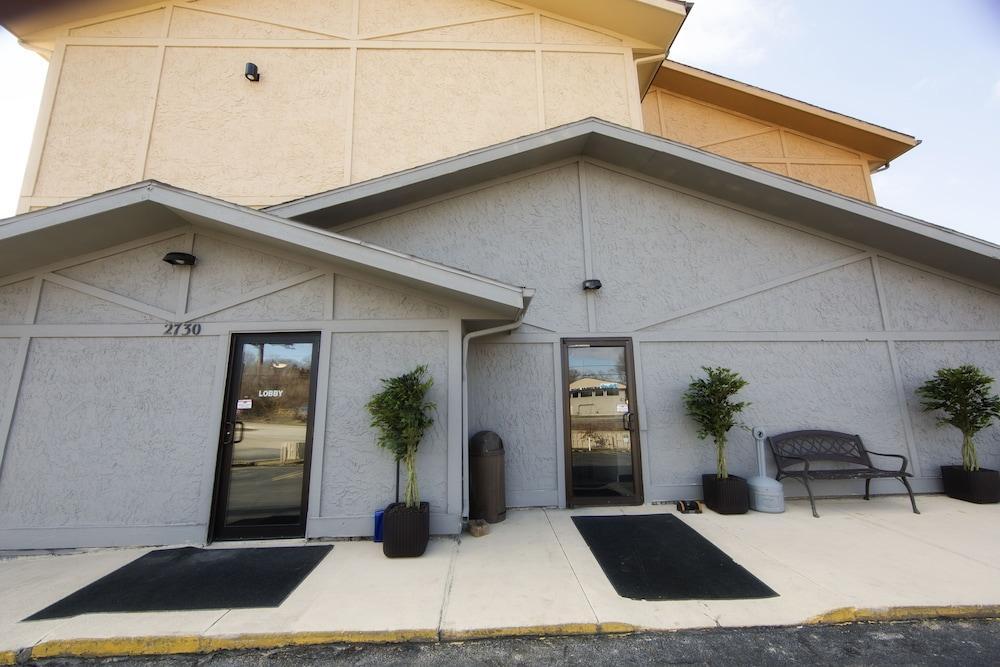 Motel Super 8 By Wyndham Dubuque Exteriér fotografie
