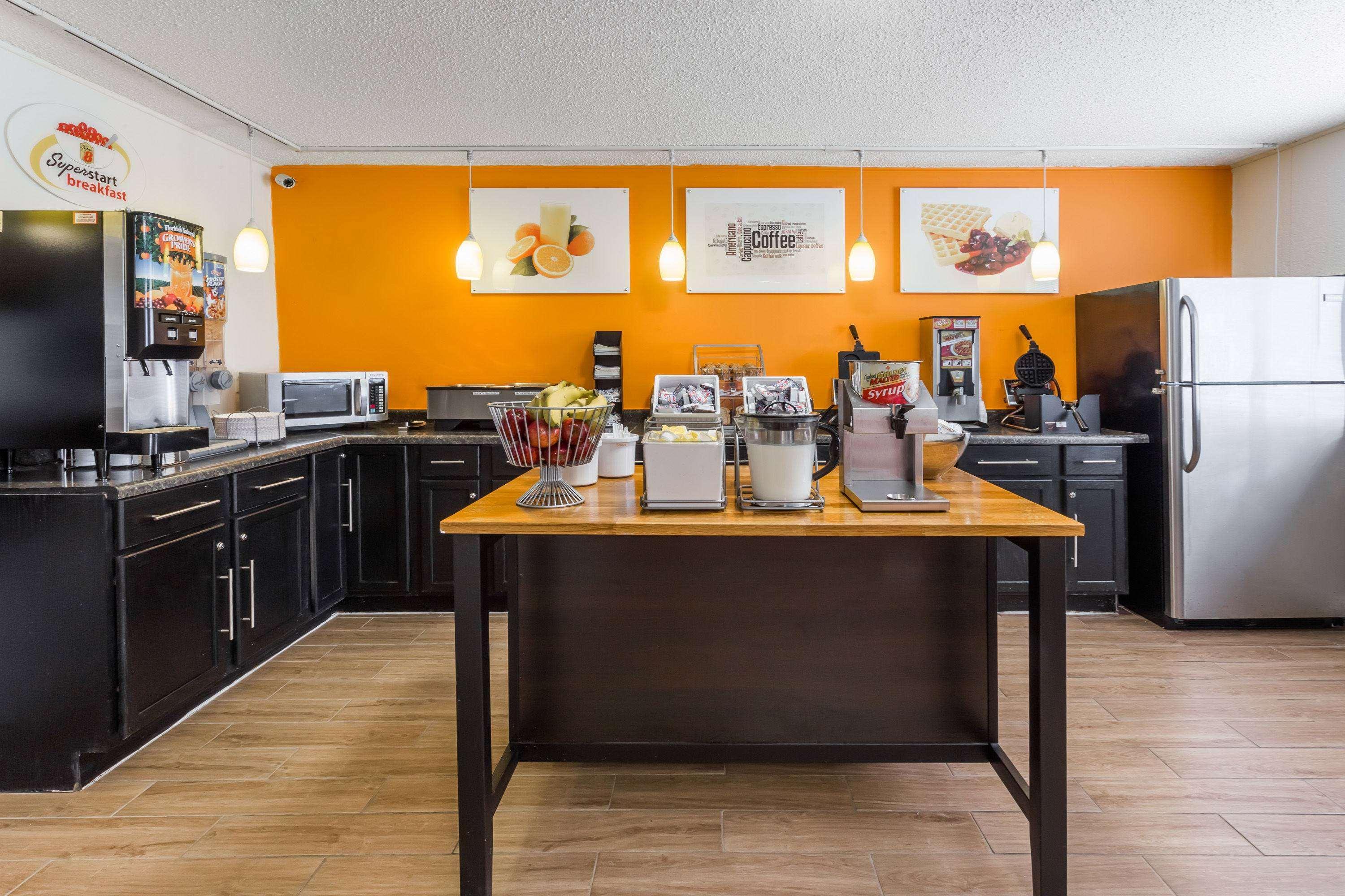 Motel Super 8 By Wyndham Dubuque Exteriér fotografie