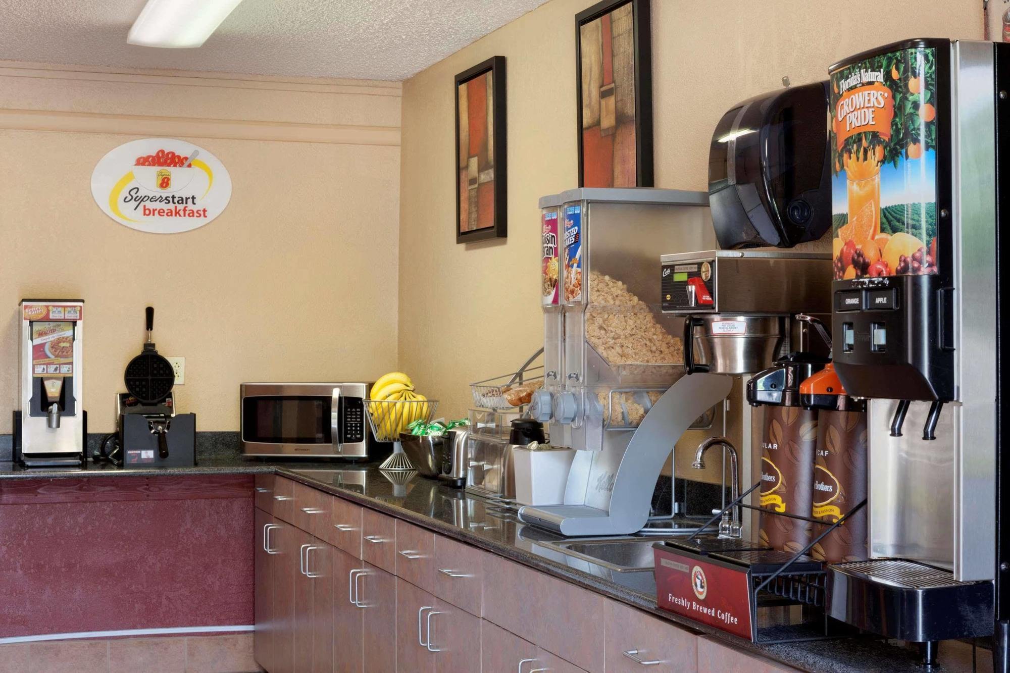 Motel Super 8 By Wyndham Dubuque Exteriér fotografie