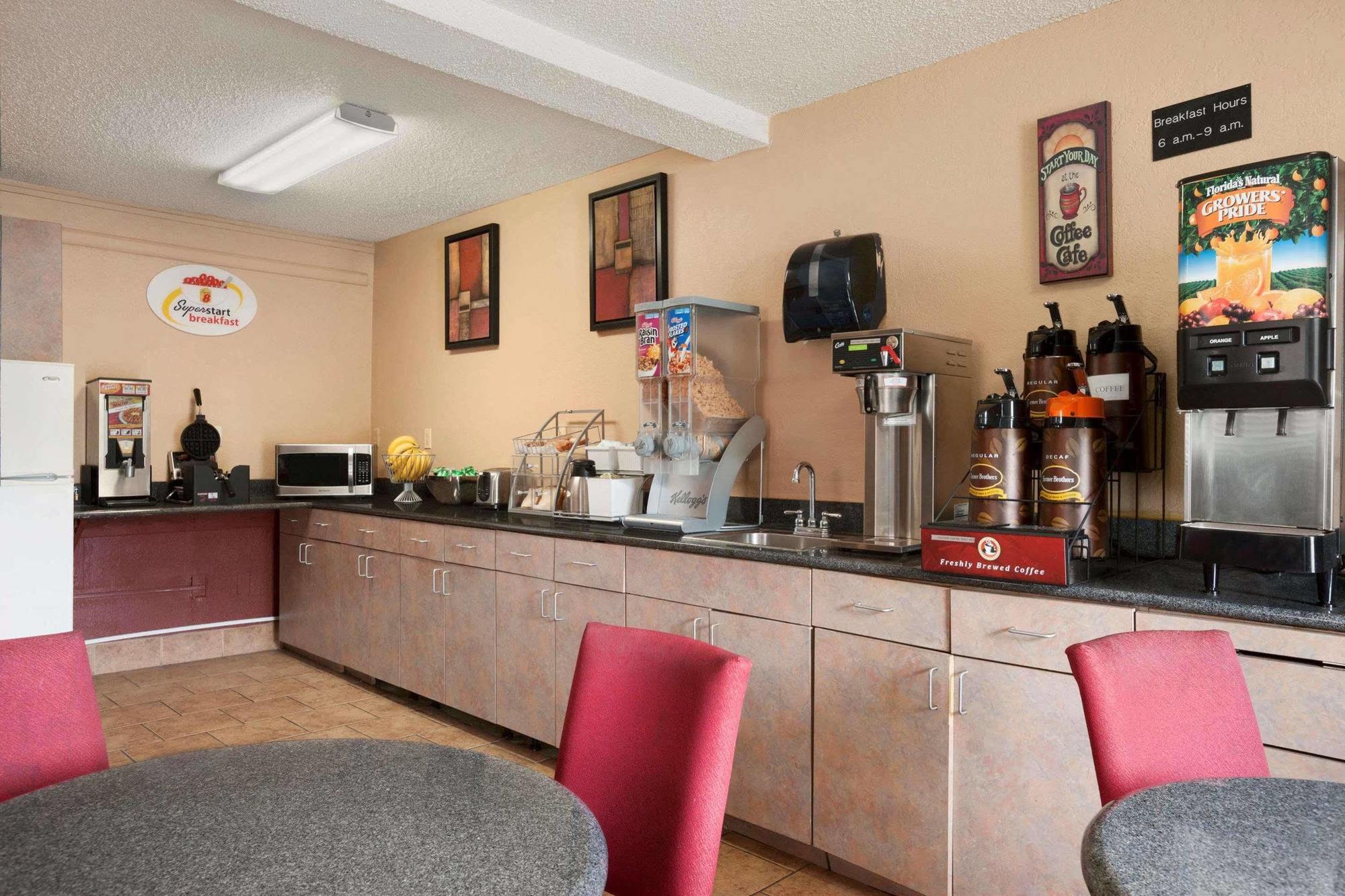 Motel Super 8 By Wyndham Dubuque Exteriér fotografie