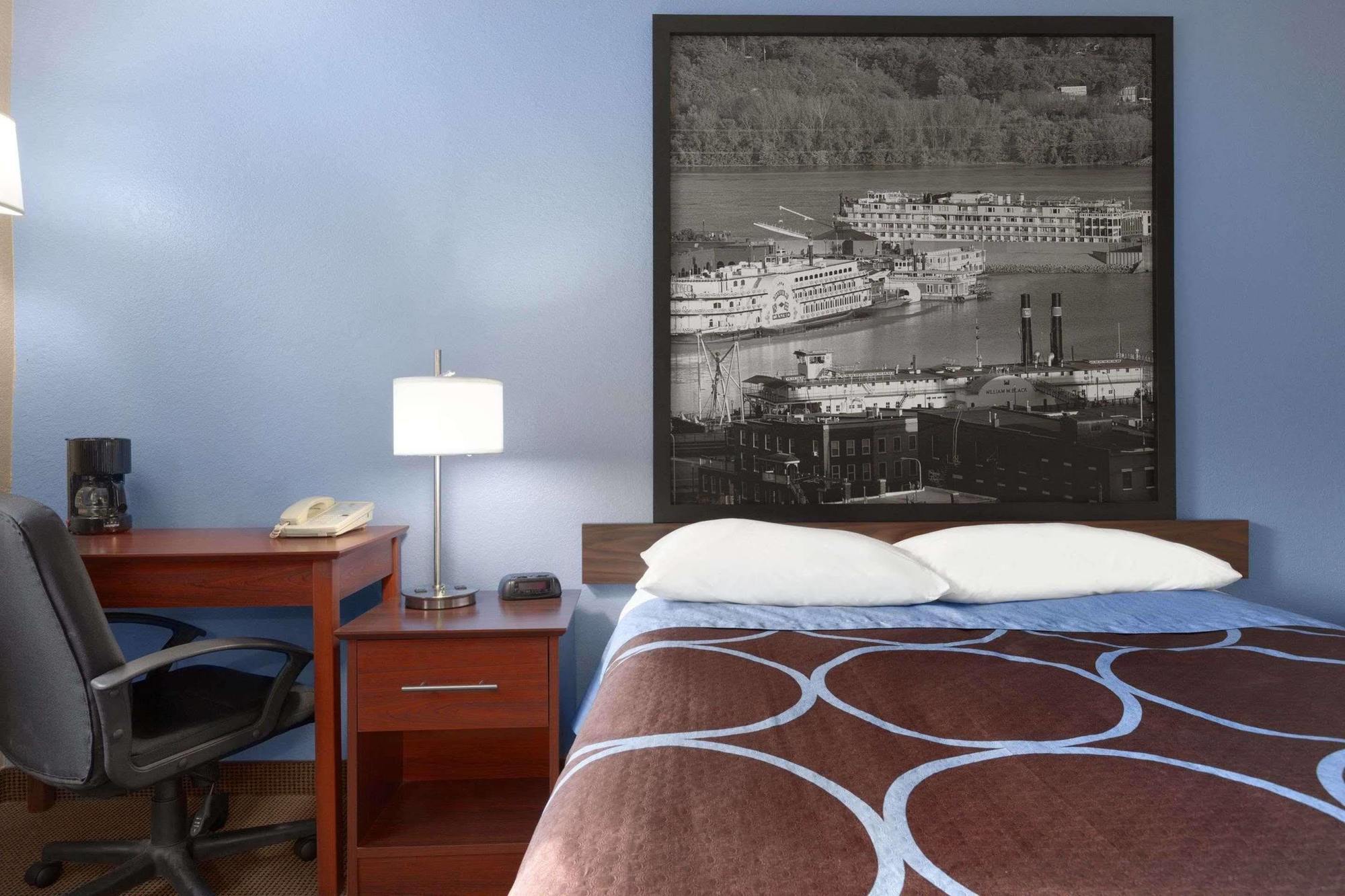 Motel Super 8 By Wyndham Dubuque Exteriér fotografie