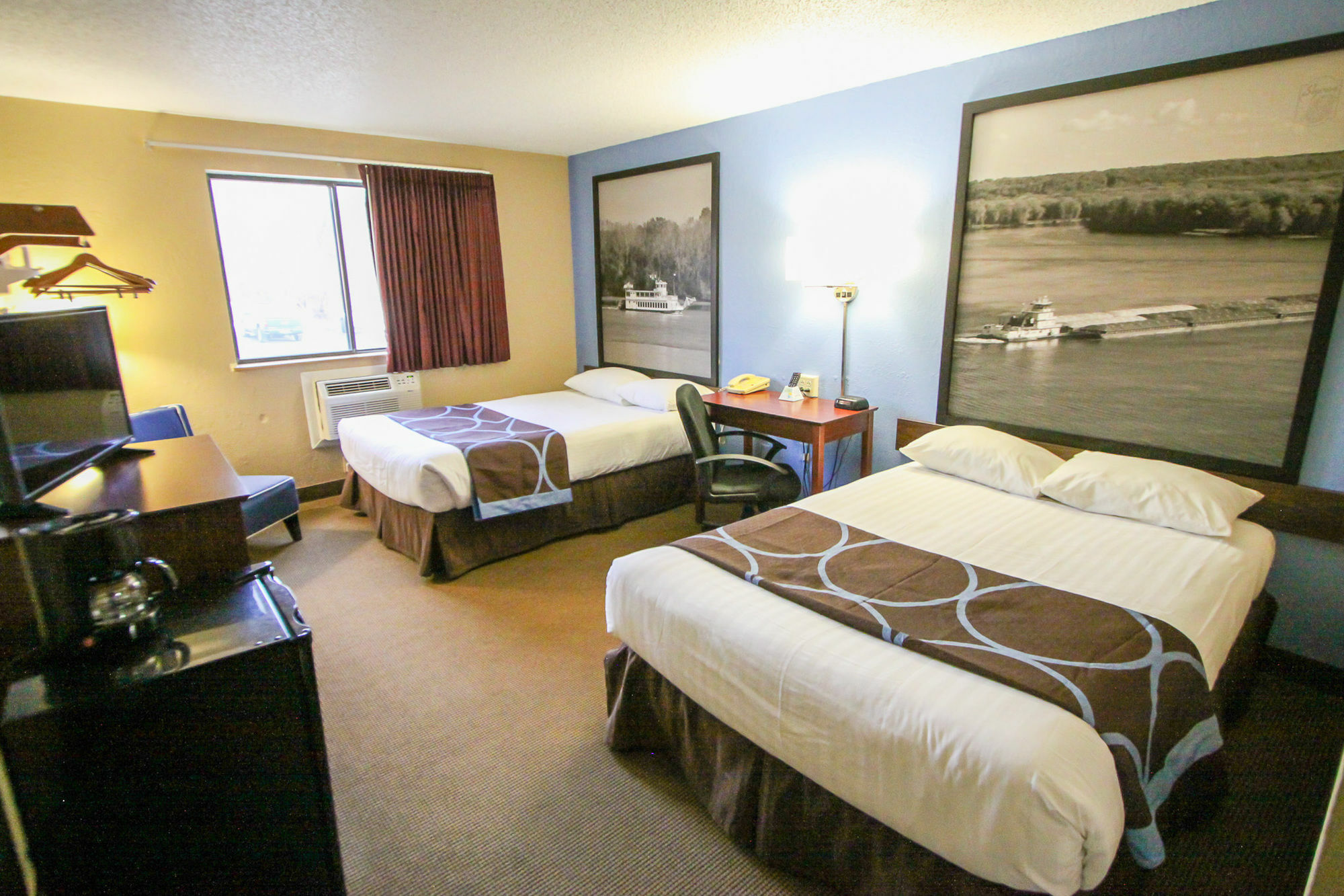 Motel Super 8 By Wyndham Dubuque Exteriér fotografie
